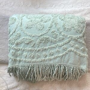 •| vintage chenille bedspread